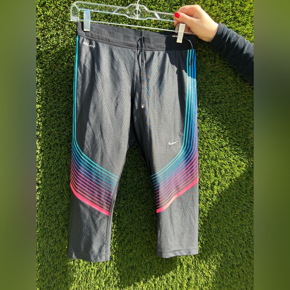 Womens Nike Mid Cropped running Leggings. Size M